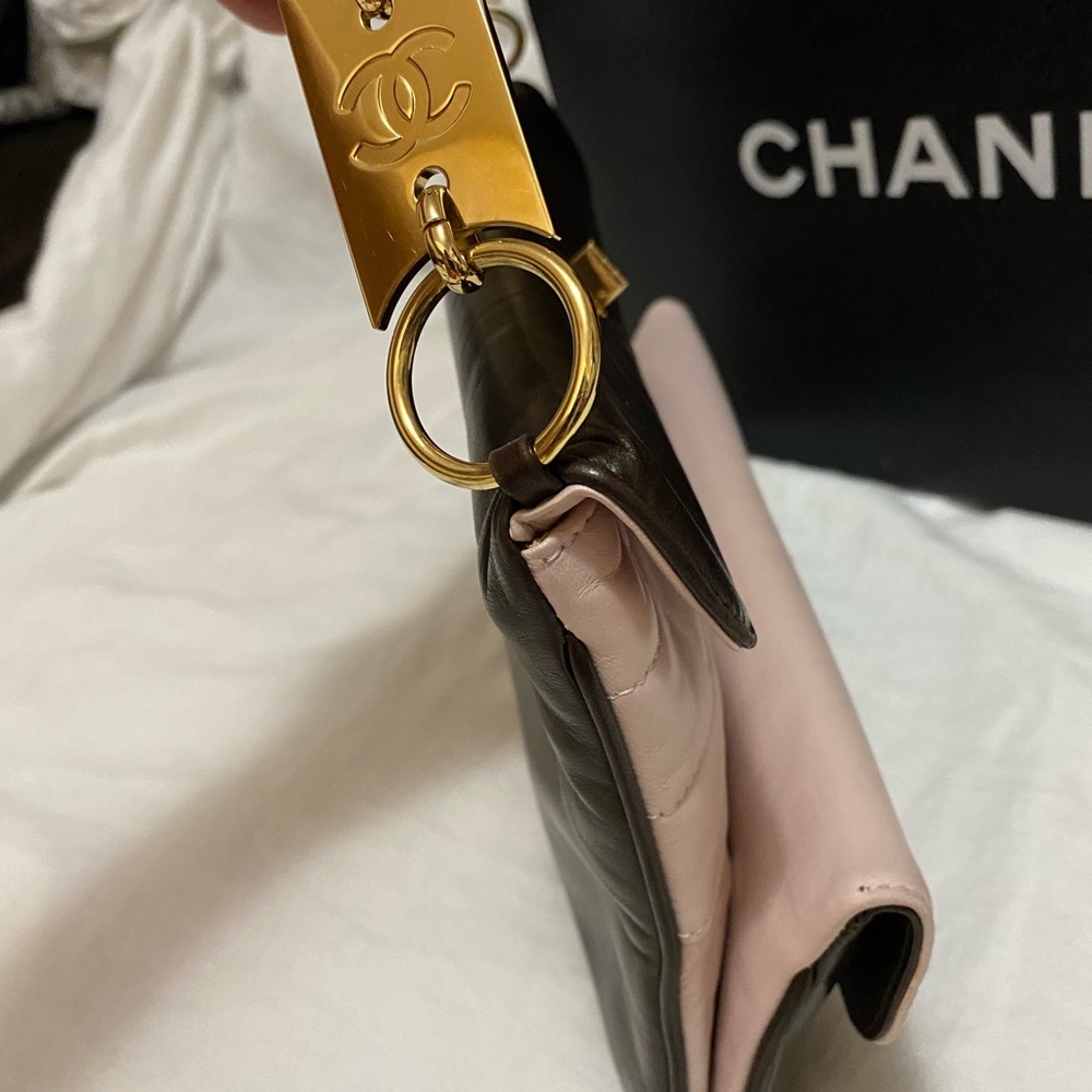 Authentic Chanel handbag - Picture 13 of 14